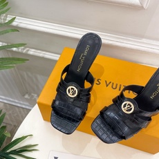 LV | 路易威登 26𝐬𝐬 🧡💚2026 春夏新款 顶级版本‼️原版一致 专柜主打最新款 经典LV金属圆扣罗马高 LV | 路易威登 26𝐬𝐬 🧡💚2026 春夏新款 顶级版本‼️原版一致 专柜主打最新款 经典LV金属圆扣罗马高