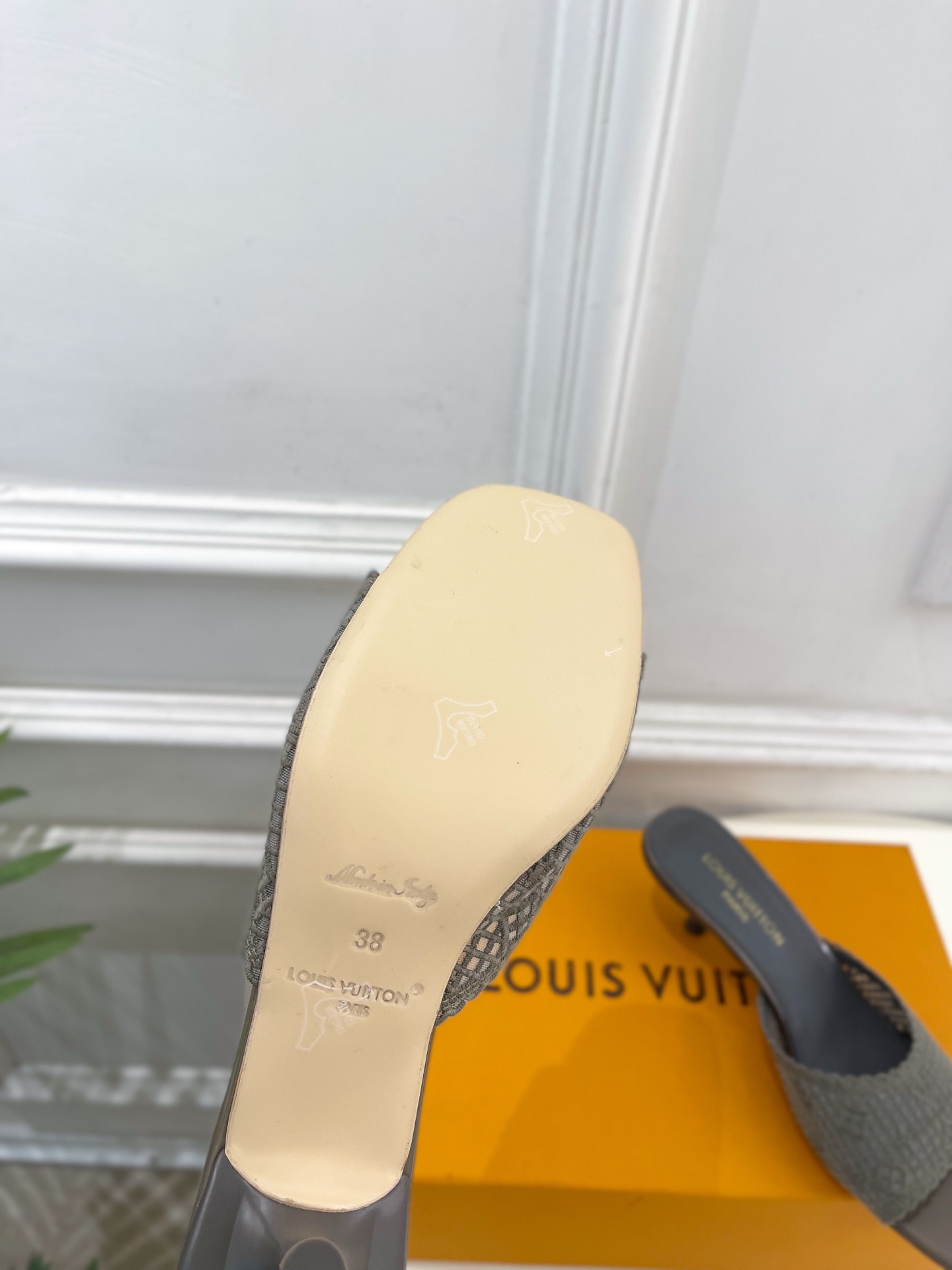 LV  | 路易威登  26𝐬𝐬  🧡💚2026 春夏新款 顶级版本‼️原版一致 专柜主打最新款 经典LV 网面镂空方头