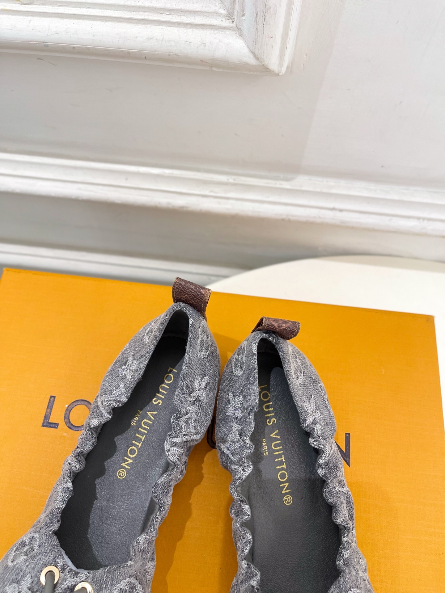 LV | 路易威登 26𝐬𝐬 🧡💚2026 春夏新款 顶级版本‼️原版一致 专柜主打最新款 NOLITA 金属扣褶 LV | 路易威登 26𝐬𝐬 🧡💚2026 春夏新款 顶级版本‼️原版一致 专柜主打最新款 NOLITA 金属扣褶