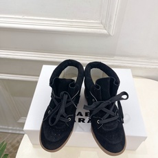ISABEL MARANT | 伊莎贝尔 26𝐬𝐬 2026新品 经典复古内增高休闲短靴———————————— 一个 ISABEL MARANT | 伊莎贝尔 26𝐬𝐬 2026新品 经典复古内增高休闲短靴———————————— 一个