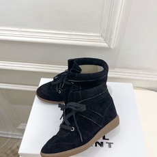 ISABEL MARANT | 伊莎贝尔 26𝐬𝐬 2026新品 经典复古内增高休闲短靴———————————— 一个 ISABEL MARANT | 伊莎贝尔 26𝐬𝐬 2026新品 经典复古内增高休闲短靴———————————— 一个
