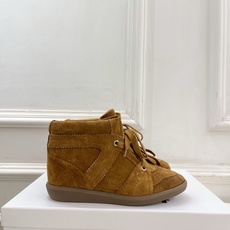 ISABEL MARANT | 伊莎贝尔 26𝐬𝐬 2026新品 经典复古内增高休闲短靴———————————— 一个 ISABEL MARANT | 伊莎贝尔 26𝐬𝐬 2026新品 经典复古内增高休闲短靴———————————— 一个
