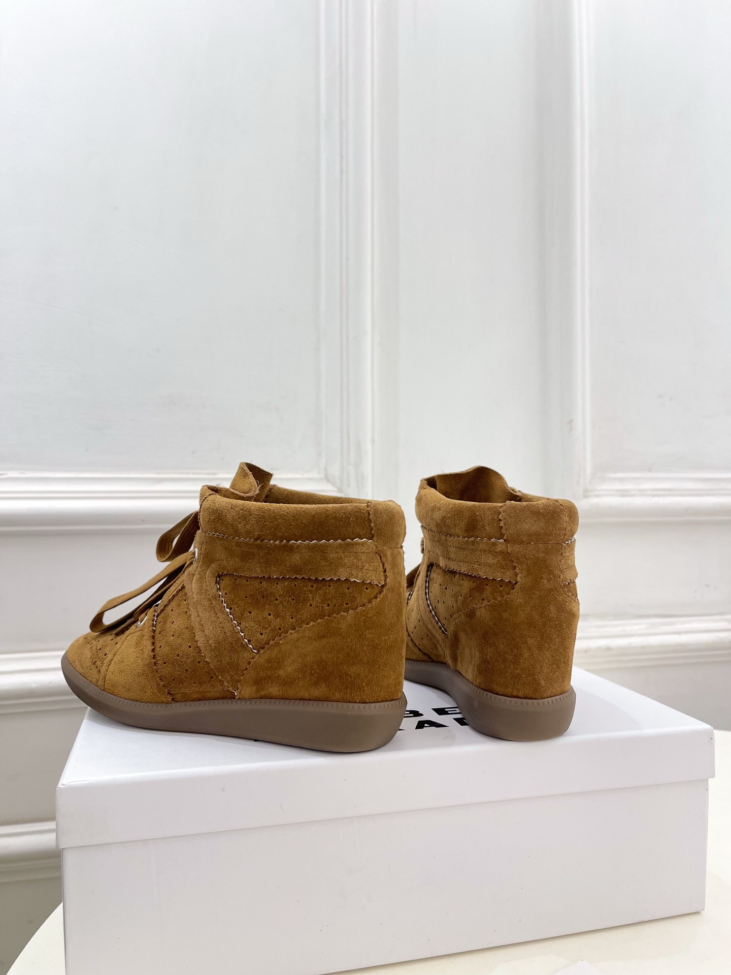 ISABEL MARANT | 伊莎贝尔 26𝐬𝐬 2026新品 经典复古内增高休闲短靴———————————— 一个 ISABEL MARANT | 伊莎贝尔 26𝐬𝐬 2026新品 经典复古内增高休闲短靴———————————— 一个