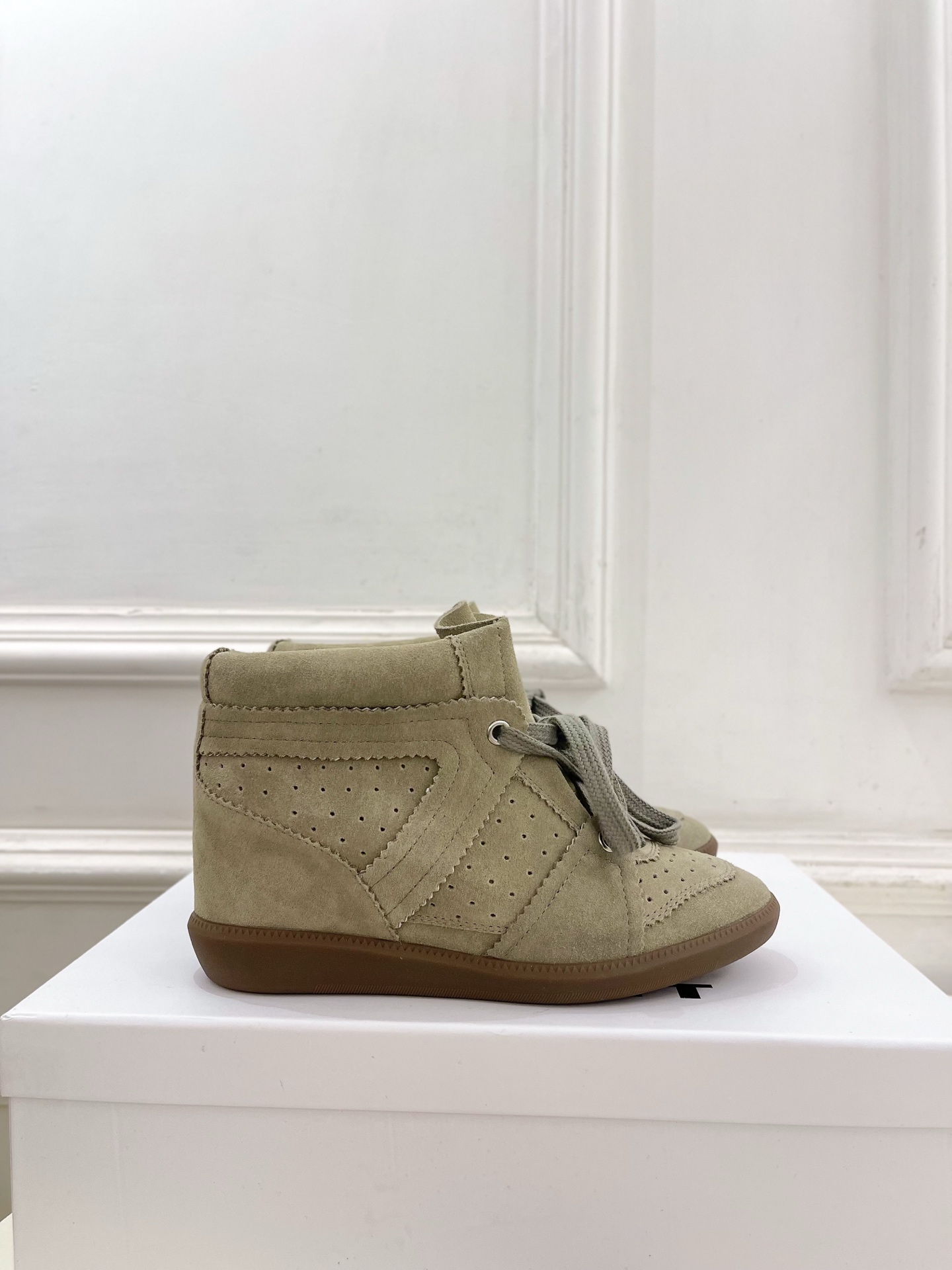 ISABEL MARANT | 伊莎贝尔 26𝐬𝐬 2026新品 经典复古内增高休闲短靴———————————— 一个 ISABEL MARANT | 伊莎贝尔 26𝐬𝐬 2026新品 经典复古内增高休闲短靴———————————— 一个