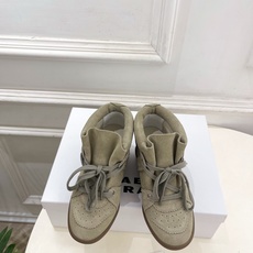 ISABEL MARANT | 伊莎贝尔 26𝐬𝐬 2026新品 经典复古内增高休闲短靴———————————— 一个 ISABEL MARANT | 伊莎贝尔 26𝐬𝐬 2026新品 经典复古内增高休闲短靴———————————— 一个