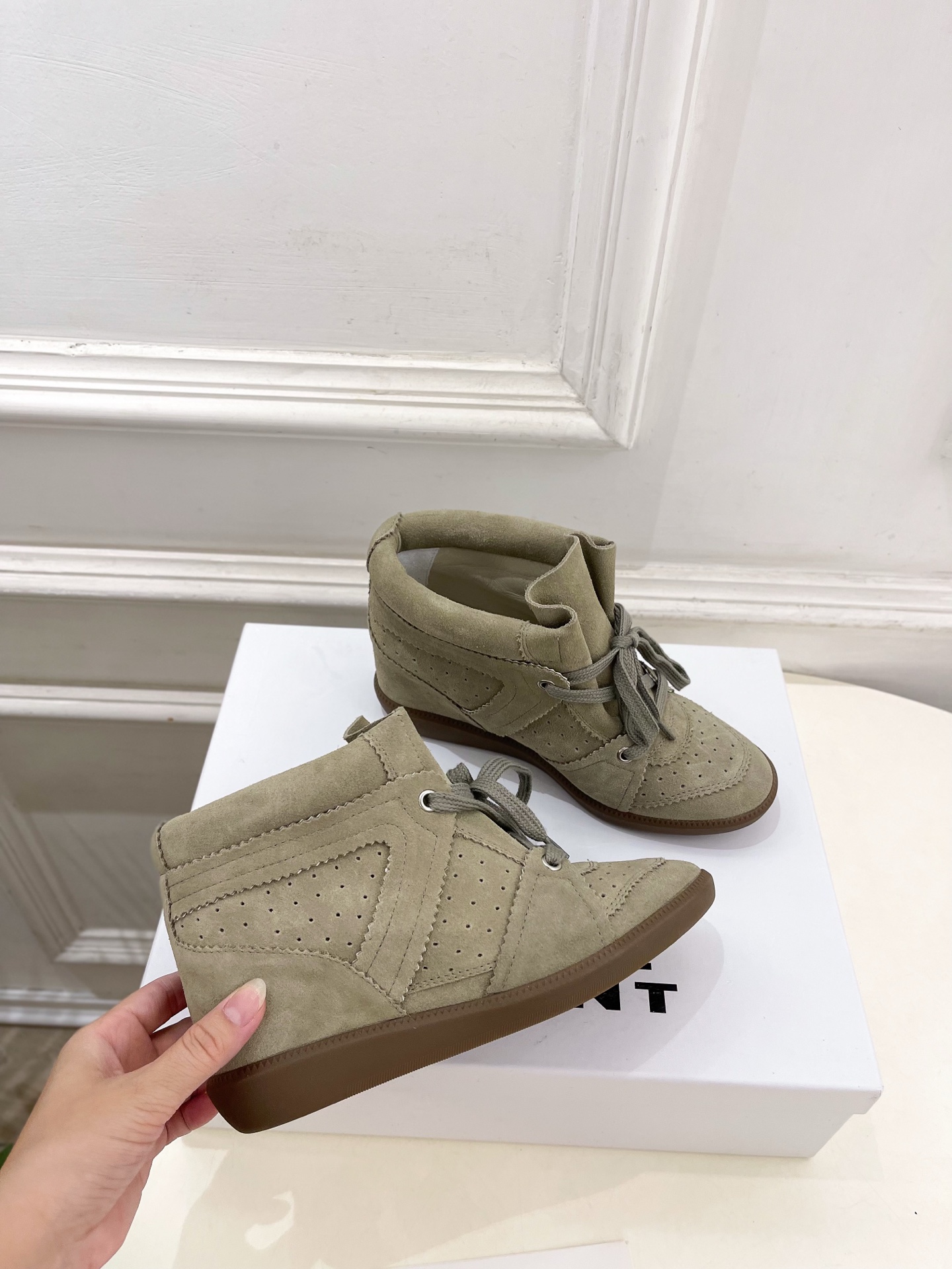 ISABEL MARANT | 伊莎贝尔 26𝐬𝐬 2026新品 经典复古内增高休闲短靴———————————— 一个 ISABEL MARANT | 伊莎贝尔 26𝐬𝐬 2026新品 经典复古内增高休闲短靴———————————— 一个