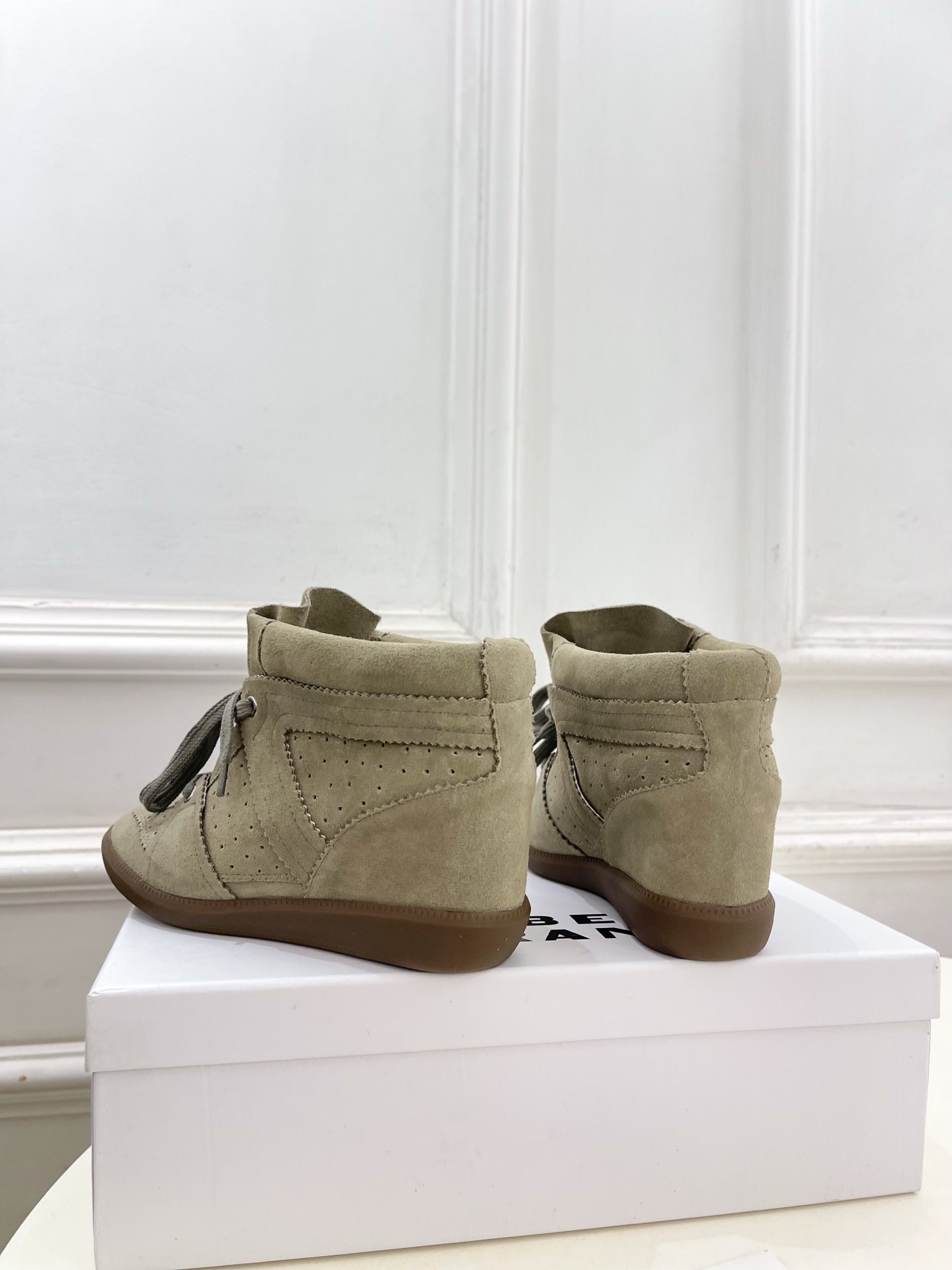 ISABEL MARANT | 伊莎贝尔 26𝐬𝐬 2026新品 经典复古内增高休闲短靴———————————— 一个 ISABEL MARANT | 伊莎贝尔 26𝐬𝐬 2026新品 经典复古内增高休闲短靴———————————— 一个