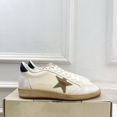 Golden Goose 2026秋冬新品 经典星星做旧情侣款休闲脏脏鞋—————— GGDB作为这两年最受欢迎的设计 Golden Goose 2026秋冬新品 经典星星做旧情侣款休闲脏脏鞋—————— GGDB作为这两年最受欢迎的设计