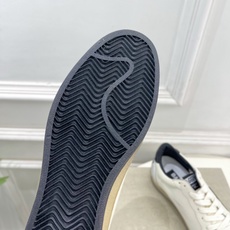 Golden Goose 2026秋冬新品 经典星星做旧情侣款休闲脏脏鞋—————— GGDB作为这两年最受欢迎的设计 Golden Goose 2026秋冬新品 经典星星做旧情侣款休闲脏脏鞋—————— GGDB作为这两年最受欢迎的设计