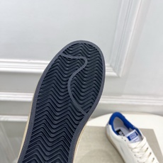 Golden Goose 2026秋冬新品 经典星星做旧情侣款休闲脏脏鞋—————— GGDB作为这两年最受欢迎的设计 Golden Goose 2026秋冬新品 经典星星做旧情侣款休闲脏脏鞋—————— GGDB作为这两年最受欢迎的设计