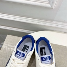 Golden Goose 2026秋冬新品 经典星星做旧情侣款休闲脏脏鞋—————— GGDB作为这两年最受欢迎的设计 Golden Goose 2026秋冬新品 经典星星做旧情侣款休闲脏脏鞋—————— GGDB作为这两年最受欢迎的设计