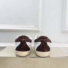Golden Goose 2026秋冬新品 经典星星做旧情侣款休闲脏脏鞋—————— GGDB作为这两年最受欢迎的设计 Golden Goose 2026秋冬新品 经典星星做旧情侣款休闲脏脏鞋—————— GGDB作为这两年最受欢迎的设计