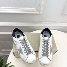 Golden Goose 2026秋冬新品 经典星星做旧情侣款休闲脏脏鞋—————— GGDB作为这两年最受欢迎的设计 Golden Goose 2026秋冬新品 经典星星做旧情侣款休闲脏脏鞋—————— GGDB作为这两年最受欢迎的设计