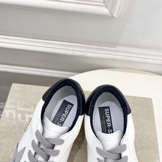 Golden Goose 2026秋冬新品 经典星星做旧情侣款休闲脏脏鞋—————— GGDB作为这两年最受欢迎的设计 Golden Goose 2026秋冬新品 经典星星做旧情侣款休闲脏脏鞋—————— GGDB作为这两年最受欢迎的设计