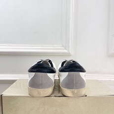 Golden Goose 2026秋冬新品 经典星星做旧情侣款休闲脏脏鞋—————— GGDB作为这两年最受欢迎的设计 Golden Goose 2026秋冬新品 经典星星做旧情侣款休闲脏脏鞋—————— GGDB作为这两年最受欢迎的设计