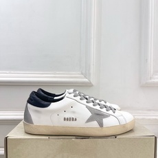 Golden Goose 2026秋冬新品 经典星星做旧情侣款休闲脏脏鞋—————— GGDB作为这两年最受欢迎的设计 Golden Goose 2026秋冬新品 经典星星做旧情侣款休闲脏脏鞋—————— GGDB作为这两年最受欢迎的设计