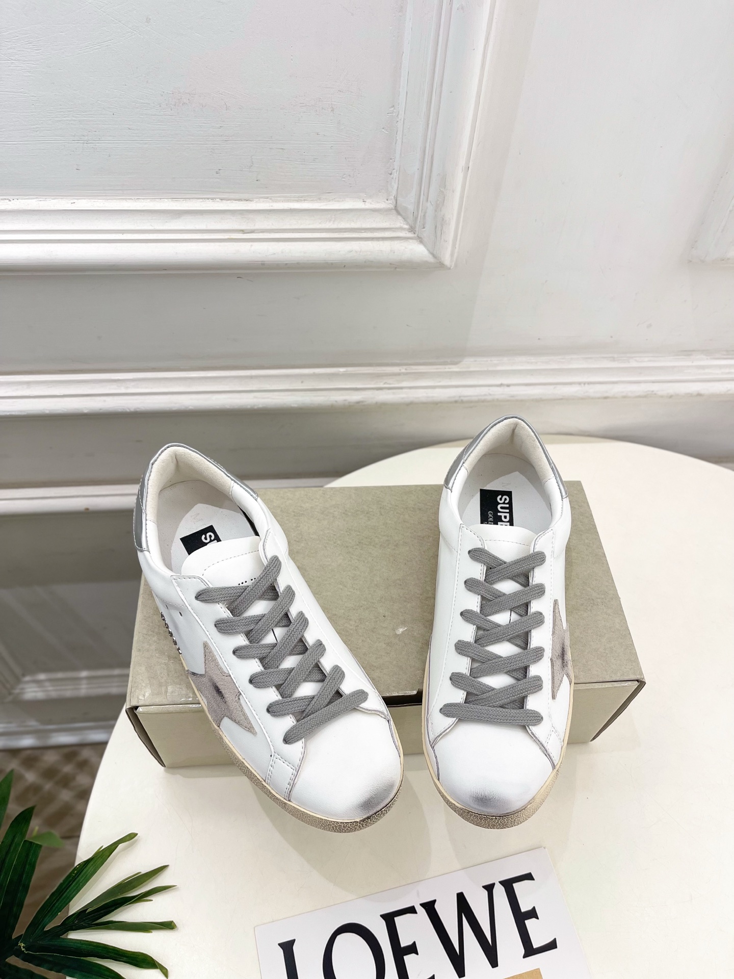Golden Goose 2026秋冬新品 经典星星做旧情侣款休闲脏脏鞋—————— GGDB作为这两年最受欢迎的设计 Golden Goose 2026秋冬新品 经典星星做旧情侣款休闲脏脏鞋—————— GGDB作为这两年最受欢迎的设计