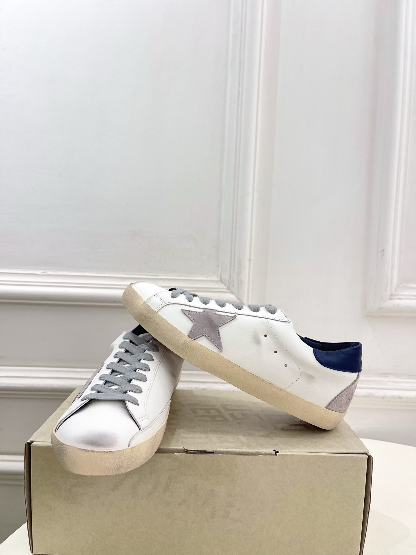 Golden Goose  2026秋冬新品 经典星星做旧情侣款休闲脏脏鞋—————— GGDB作为这两年最受欢迎的设计