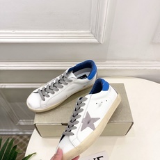 Golden Goose 2026秋冬新品 经典星星做旧情侣款休闲脏脏鞋—————— GGDB作为这两年最受欢迎的设计 Golden Goose 2026秋冬新品 经典星星做旧情侣款休闲脏脏鞋—————— GGDB作为这两年最受欢迎的设计