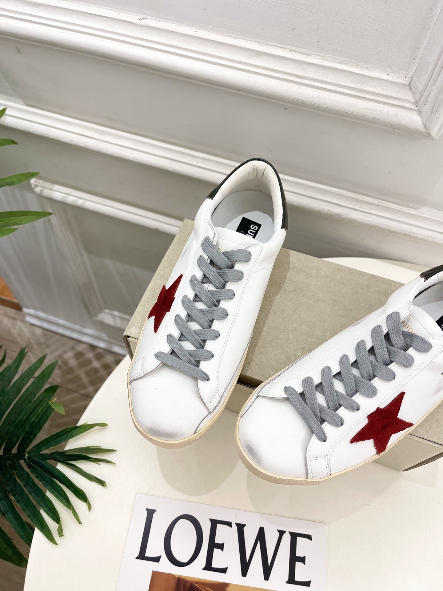 Golden Goose 2026秋冬新品 经典星星做旧情侣款休闲脏脏鞋—————— GGDB作为这两年最受欢迎的设计 Golden Goose 2026秋冬新品 经典星星做旧情侣款休闲脏脏鞋—————— GGDB作为这两年最受欢迎的设计
