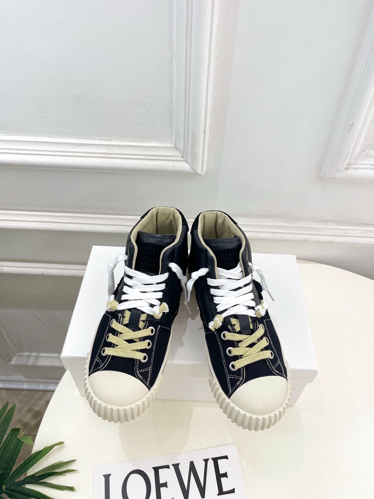Maison Margiela· 马吉拉26𝐬𝐬  2026春夏新品 马吉拉休闲中帮帆布鞋 绑带德训鞋 ————————