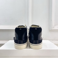 Maison Margiela· 马吉拉26𝐬𝐬 2026春夏新品 马吉拉休闲中帮帆布鞋 绑带德训鞋 ———————— Maison Margiela· 马吉拉26𝐬𝐬 2026春夏新品 马吉拉休闲中帮帆布鞋 绑带德训鞋 ————————