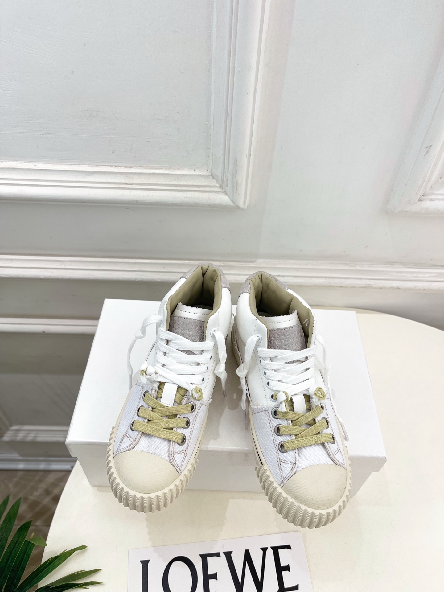Maison Margiela· 马吉拉26𝐬𝐬  2026春夏新品 马吉拉休闲中帮帆布鞋 绑带德训鞋 ————————