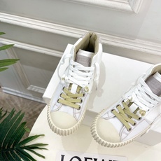 Maison Margiela· 马吉拉26𝐬𝐬 2026春夏新品 马吉拉休闲中帮帆布鞋 绑带德训鞋 ———————— Maison Margiela· 马吉拉26𝐬𝐬 2026春夏新品 马吉拉休闲中帮帆布鞋 绑带德训鞋 ————————