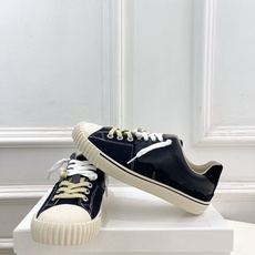 Maison Margiela· 马吉拉26𝐬𝐬 2026春夏新品 MM6马吉拉休闲低帮帆布鞋 绑带德训鞋 ————— Maison Margiela· 马吉拉26𝐬𝐬 2026春夏新品 MM6马吉拉休闲低帮帆布鞋 绑带德训鞋 —————