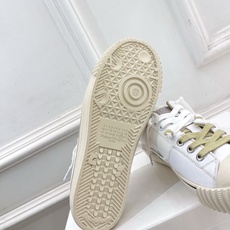 Maison Margiela· 马吉拉26𝐬𝐬 2026春夏新品 MM6马吉拉休闲低帮帆布鞋 绑带德训鞋 ————— Maison Margiela· 马吉拉26𝐬𝐬 2026春夏新品 MM6马吉拉休闲低帮帆布鞋 绑带德训鞋 —————