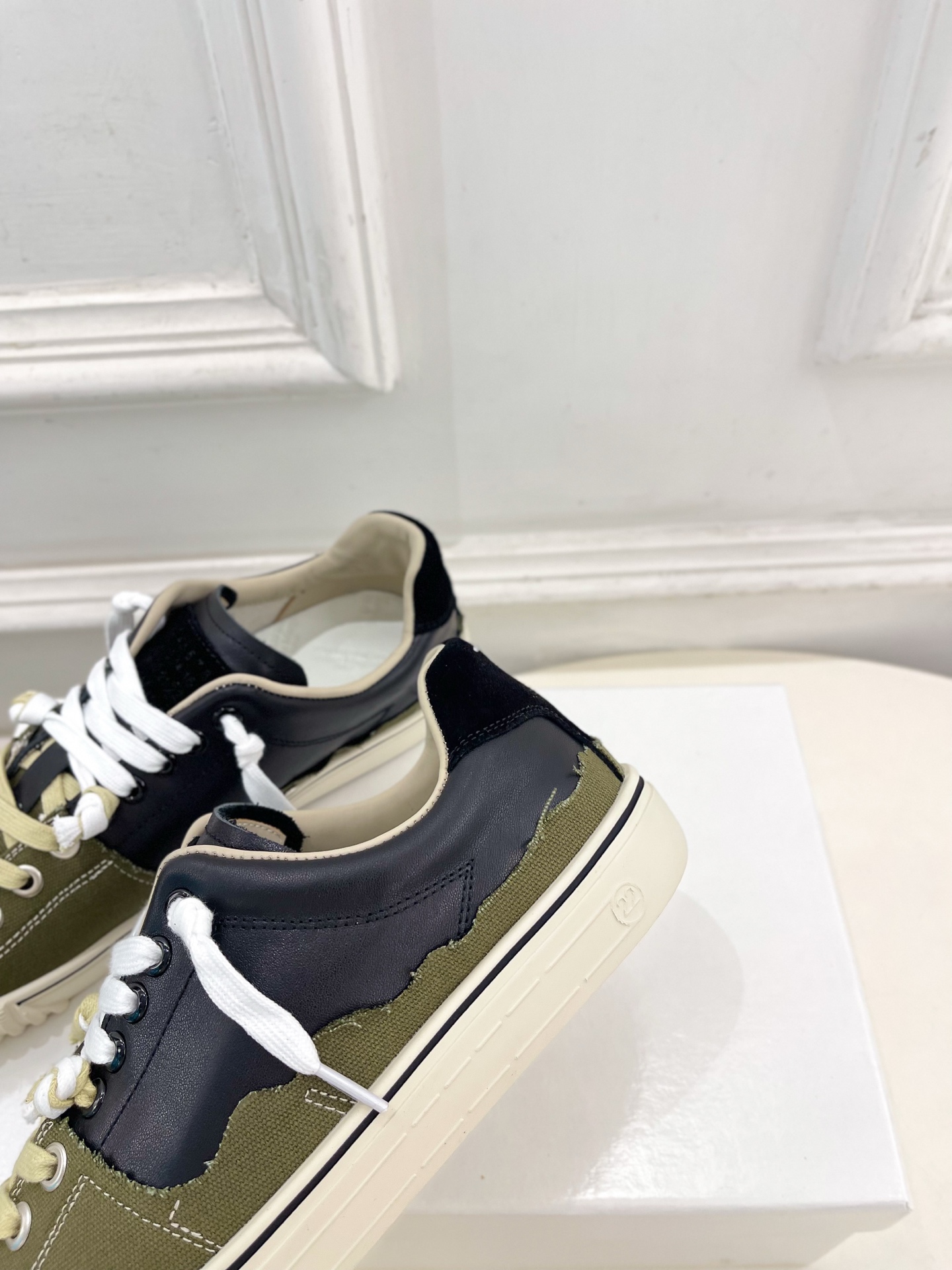 Maison Margiela· 马吉拉26𝐬𝐬  2026春夏新品 MM6马吉拉休闲低帮帆布鞋 绑带德训鞋 —————