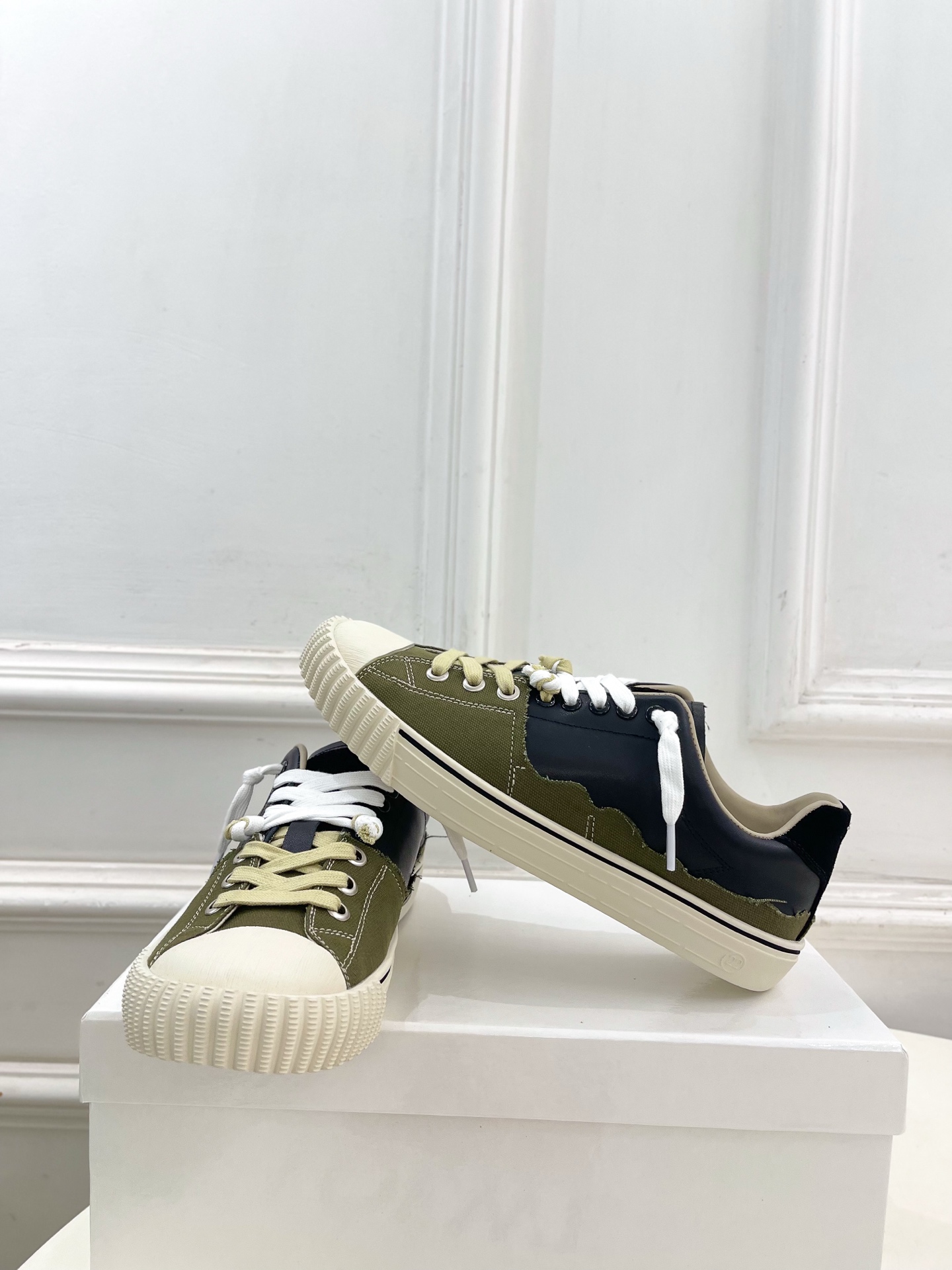 Maison Margiela· 马吉拉26𝐬𝐬  2026春夏新品 MM6马吉拉休闲低帮帆布鞋 绑带德训鞋 —————