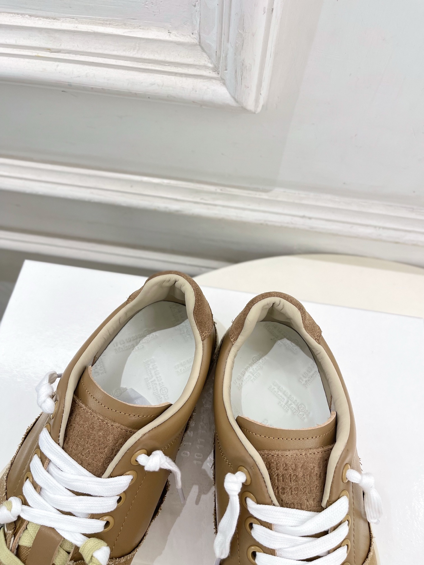 Maison Margiela· 马吉拉26𝐬𝐬 2026春夏新品 MM6马吉拉休闲低帮帆布鞋 绑带德训鞋 ————— Maison Margiela· 马吉拉26𝐬𝐬 2026春夏新品 MM6马吉拉休闲低帮帆布鞋 绑带德训鞋 —————