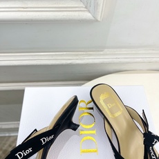Dior | 迪奥 26𝐬𝐬 🧡💚2026春夏新品 顶级版本⚠️ 专柜主打新款 J'Adior刺绣饰带蝴蝶结猫跟 Dior | 迪奥 26𝐬𝐬 🧡💚2026春夏新品 顶级版本⚠️ 专柜主打新款 J'Adior刺绣饰带蝴蝶结猫跟