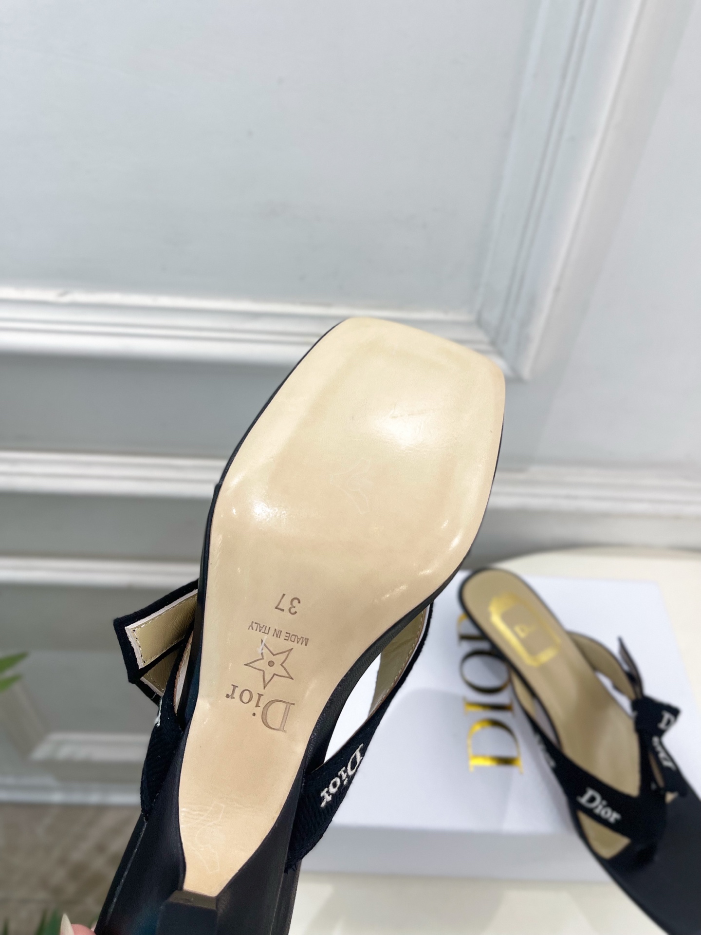 Dior | 迪奥 26𝐬𝐬 🧡💚2026春夏新品 顶级版本⚠️ 专柜主打新款 J'Adior刺绣饰带蝴蝶结猫跟 Dior | 迪奥 26𝐬𝐬 🧡💚2026春夏新品 顶级版本⚠️ 专柜主打新款 J'Adior刺绣饰带蝴蝶结猫跟