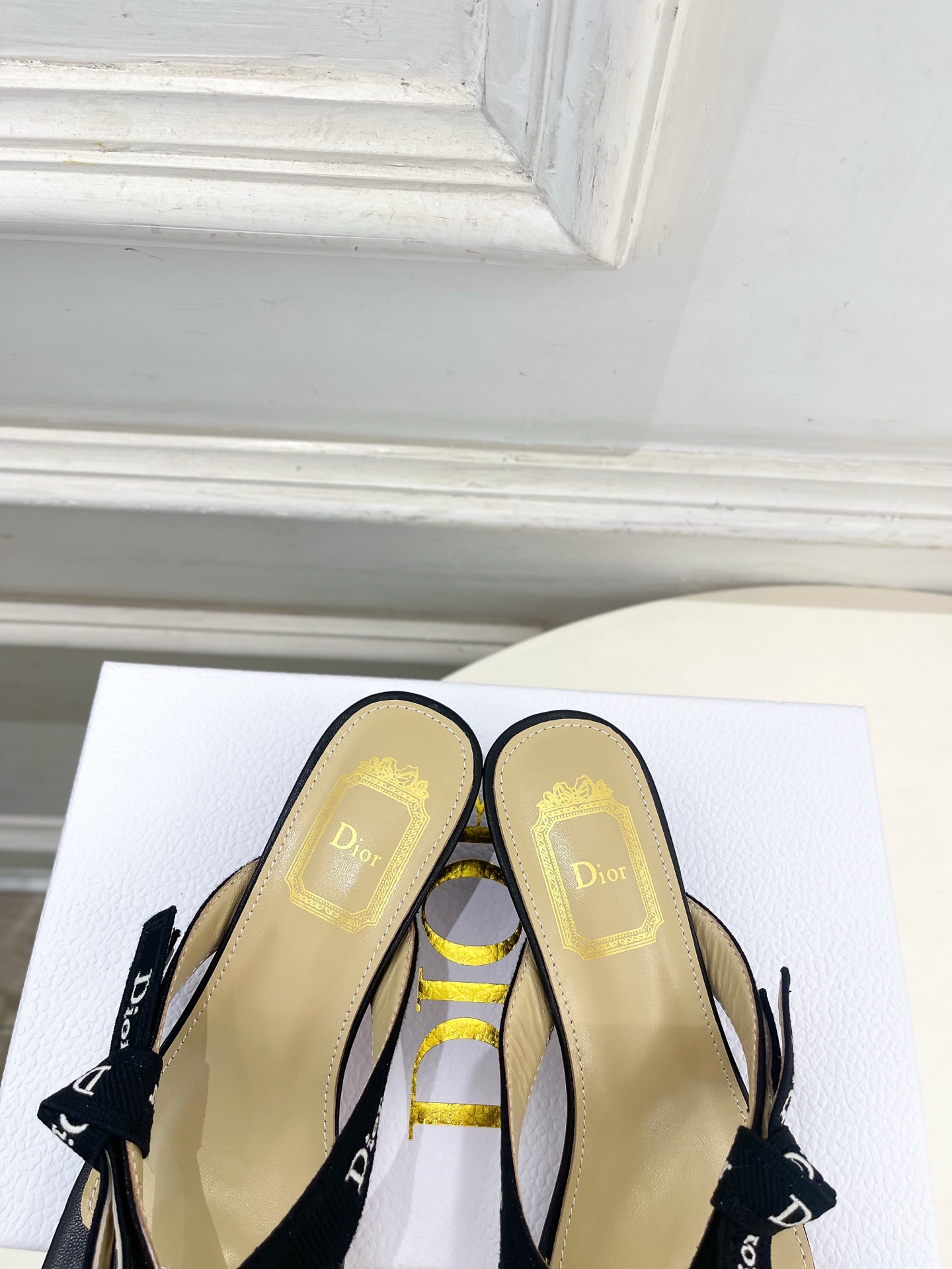 Dior | 迪奥 26𝐬𝐬 🧡💚2026春夏新品 顶级版本⚠️ 专柜主打新款 J'Adior刺绣饰带蝴蝶结猫跟 Dior | 迪奥 26𝐬𝐬 🧡💚2026春夏新品 顶级版本⚠️ 专柜主打新款 J'Adior刺绣饰带蝴蝶结猫跟