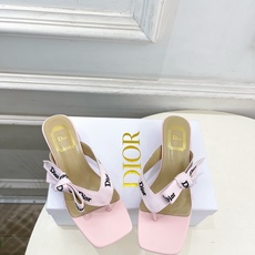 Dior | 迪奥 26𝐬𝐬 🧡💚2026春夏新品 顶级版本⚠️ 专柜主打新款 J'Adior刺绣饰带蝴蝶结猫跟 Dior | 迪奥 26𝐬𝐬 🧡💚2026春夏新品 顶级版本⚠️ 专柜主打新款 J'Adior刺绣饰带蝴蝶结猫跟