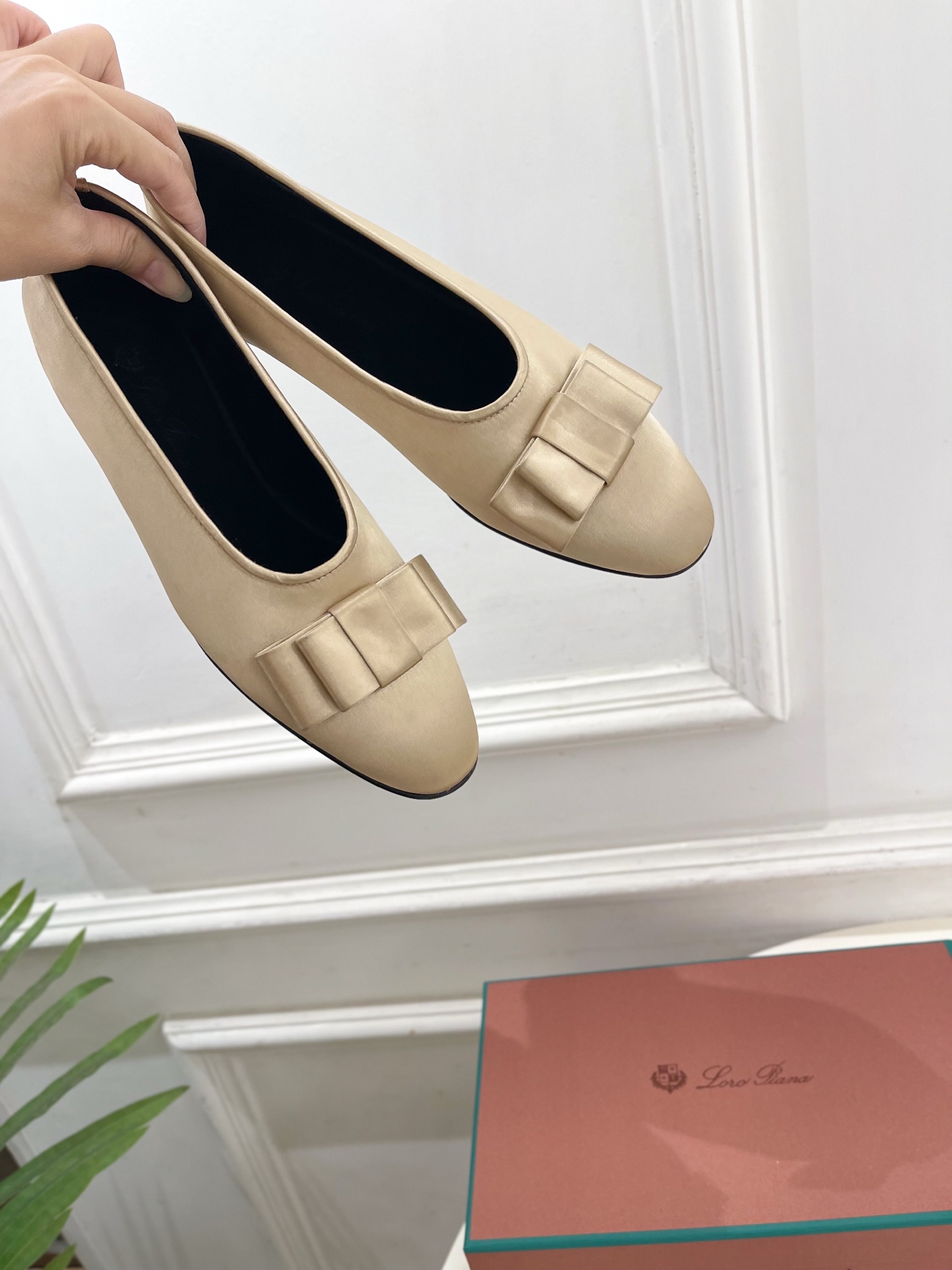 Loro Piana 乐悠翩雅 26𝐬𝐬 🌸 2026春夏新品 代购级别 LP蝴蝶结平底芭蕾鞋 ————————— LP Loro Piana 乐悠翩雅 26𝐬𝐬 🌸 2026春夏新品 代购级别 LP蝴蝶结平底芭蕾鞋 ————————— LP