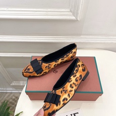 Loro Piana 乐悠翩雅 26𝐬𝐬 🌸 2026春夏新品 代购级别 LP蝴蝶结平底芭蕾鞋 ————————— LP Loro Piana 乐悠翩雅 26𝐬𝐬 🌸 2026春夏新品 代购级别 LP蝴蝶结平底芭蕾鞋 ————————— LP