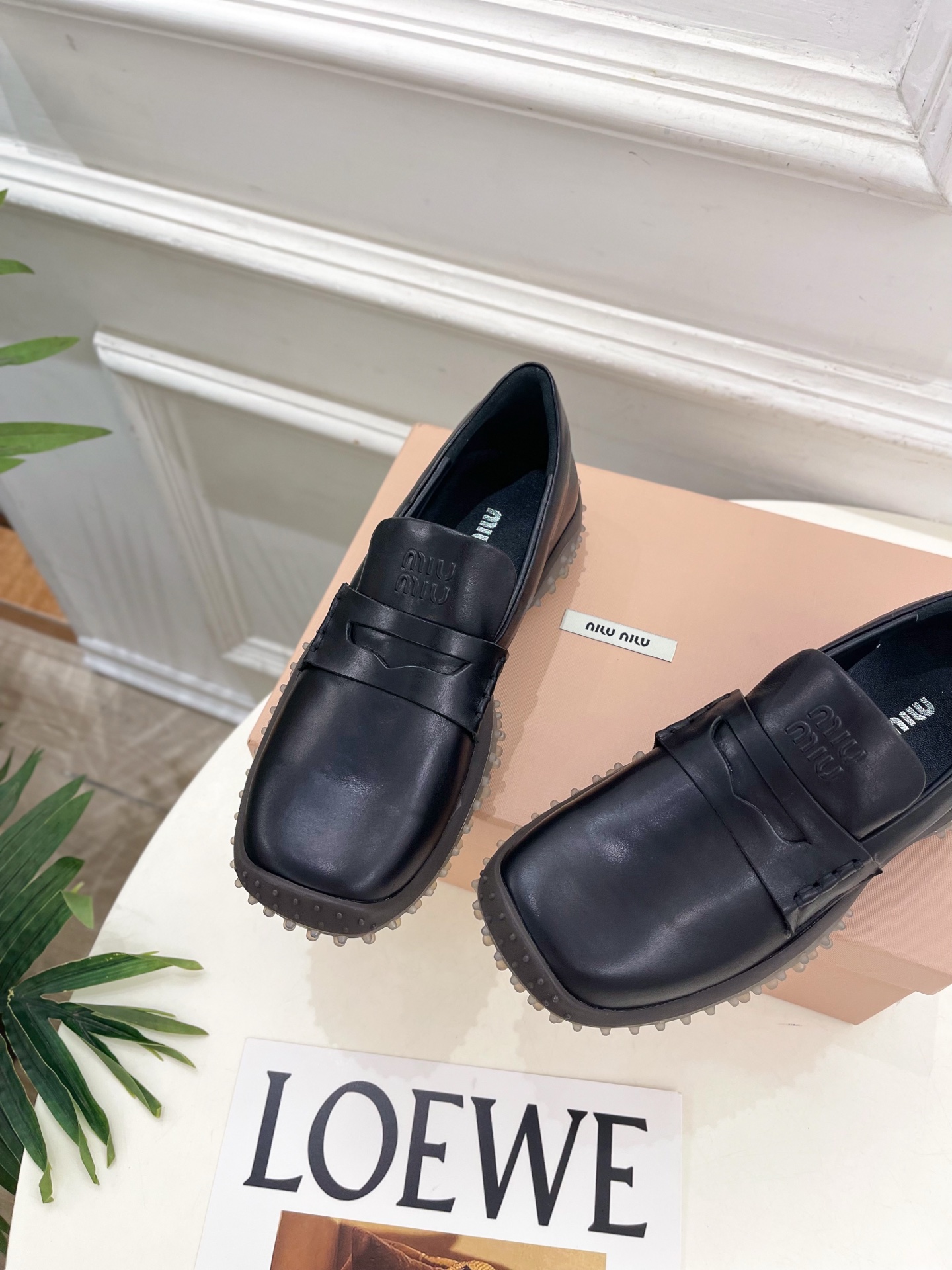 Miu Miu | 缪缪 26𝐬𝐬 🖤2026早秋新品 专柜主打最新走秀款 复古厚底休闲乐福鞋 火爆上新! 🍒BS缪家 Miu Miu | 缪缪 26𝐬𝐬 🖤2026早秋新品 专柜主打最新走秀款 复古厚底休闲乐福鞋 火爆上新! 🍒BS缪家