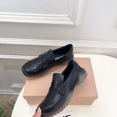 Miu Miu | 缪缪 26𝐬𝐬 🖤2026早秋新品 专柜主打最新走秀款 复古厚底休闲乐福鞋 火爆上新! 🍒BS缪家 Miu Miu | 缪缪 26𝐬𝐬 🖤2026早秋新品 专柜主打最新走秀款 复古厚底休闲乐福鞋 火爆上新! 🍒BS缪家