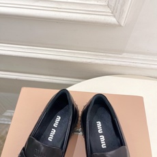 Miu Miu | 缪缪 26𝐬𝐬 🖤2026早秋新品 专柜主打最新走秀款 复古厚底休闲乐福鞋 火爆上新! 🍒BS缪家 Miu Miu | 缪缪 26𝐬𝐬 🖤2026早秋新品 专柜主打最新走秀款 复古厚底休闲乐福鞋 火爆上新! 🍒BS缪家