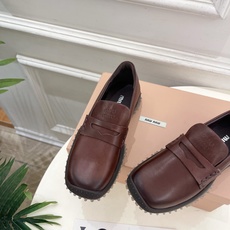 Miu Miu | 缪缪 26𝐬𝐬 🖤2026早秋新品 专柜主打最新走秀款 复古厚底休闲乐福鞋 火爆上新! 🍒BS缪家 Miu Miu | 缪缪 26𝐬𝐬 🖤2026早秋新品 专柜主打最新走秀款 复古厚底休闲乐福鞋 火爆上新! 🍒BS缪家