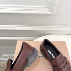 Miu Miu | 缪缪 26𝐬𝐬 🖤2026早秋新品 专柜主打最新走秀款 复古厚底休闲乐福鞋 火爆上新! 🍒BS缪家 Miu Miu | 缪缪 26𝐬𝐬 🖤2026早秋新品 专柜主打最新走秀款 复古厚底休闲乐福鞋 火爆上新! 🍒BS缪家