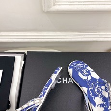 𝐂𝐇𝐀𝐍𝐄𝐋 | 小香 26𝐬𝐬 🦋2026 春夏新品 专柜经典走秀款 小香双C链条印花夹脚人字拖鞋 系列上新〰 𝐂𝐇𝐀𝐍𝐄𝐋 | 小香 26𝐬𝐬 🦋2026 春夏新品 专柜经典走秀款 小香双C链条印花夹脚人字拖鞋 系列上新〰