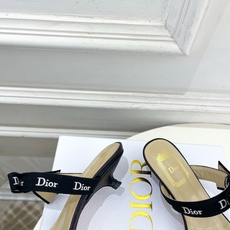 Dior | 迪奥 26𝐬𝐬 🧡💚2026春夏新品 顶级版本⚠️ 专柜主打新款 J'Adior刺绣饰带蝴蝶结一字 Dior | 迪奥 26𝐬𝐬 🧡💚2026春夏新品 顶级版本⚠️ 专柜主打新款 J'Adior刺绣饰带蝴蝶结一字