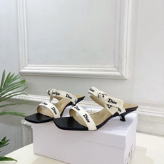 Dior | 迪奥 26𝐬𝐬 🧡💚2026春夏新品 顶级版本⚠️ 专柜主打新款 J'Adior刺绣饰带蝴蝶结一字 Dior | 迪奥 26𝐬𝐬 🧡💚2026春夏新品 顶级版本⚠️ 专柜主打新款 J'Adior刺绣饰带蝴蝶结一字