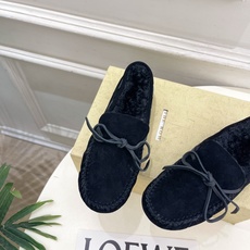The row 2026春夏新品 复古蝴蝶结褶皱毛毛一脚蹬乐福鞋 ————————— 作为这两年最受欢迎的设计师牌,设计 The row 2026春夏新品 复古蝴蝶结褶皱毛毛一脚蹬乐福鞋 ————————— 作为这两年最受欢迎的设计师牌,设计
