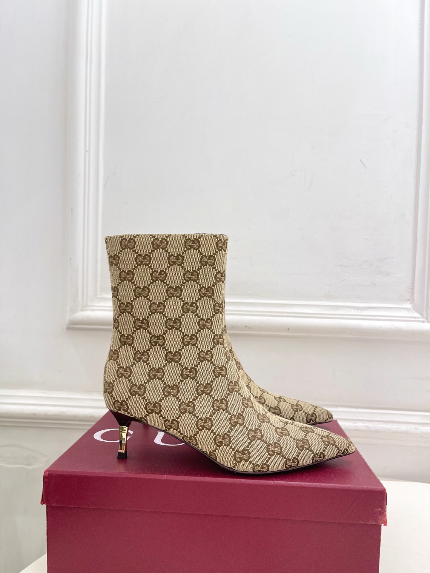 Gucci |  古驰  26𝐬𝐬  ⭐️ G家 主打系列终于面世，狠货值得期待！原有的经典 创造新设计 ✨ ❥2026