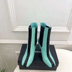 𝐂𝐇𝐀𝐍𝐄𝐋 | 小香 26𝐬𝐬 🦋2026 春夏新品 专柜经典走秀款 小香双C拼色切尔西高跟短靴 系列上新〰 𝐂𝐇𝐀𝐍𝐄𝐋 | 小香 26𝐬𝐬 🦋2026 春夏新品 专柜经典走秀款 小香双C拼色切尔西高跟短靴 系列上新〰